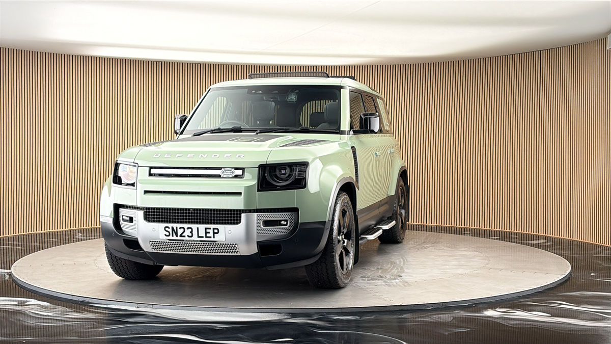 More views of Land Rover Defender 110