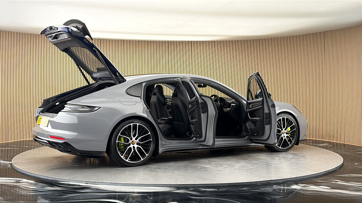 More views of Porsche Panamera