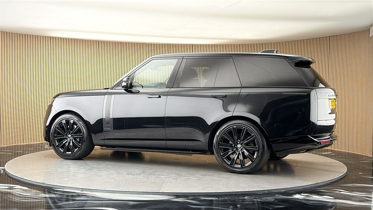 More views of Land Rover Range Rover