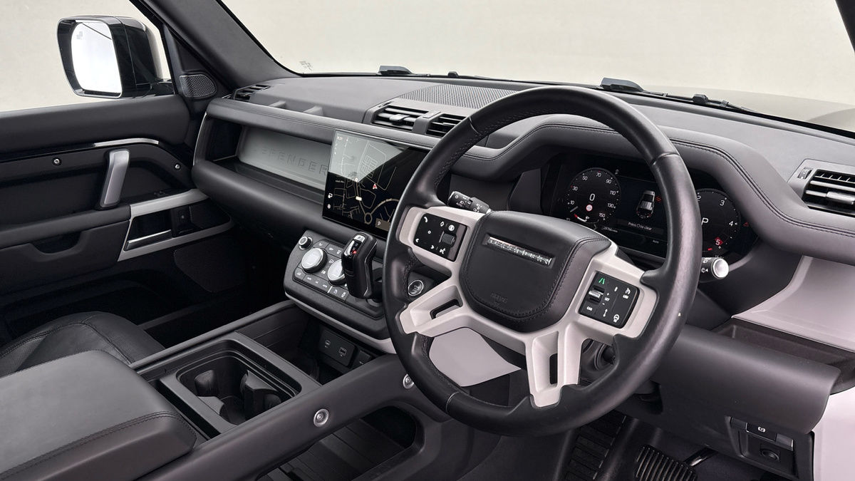 Land Rover Defender 110 Urban Image 5