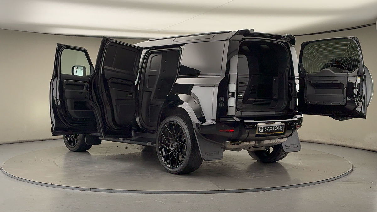 More views of Land Rover Defender 110