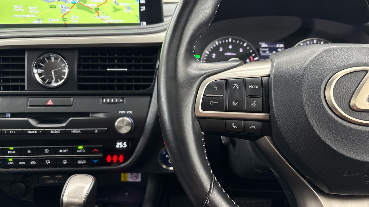 Lexus RX Image 13