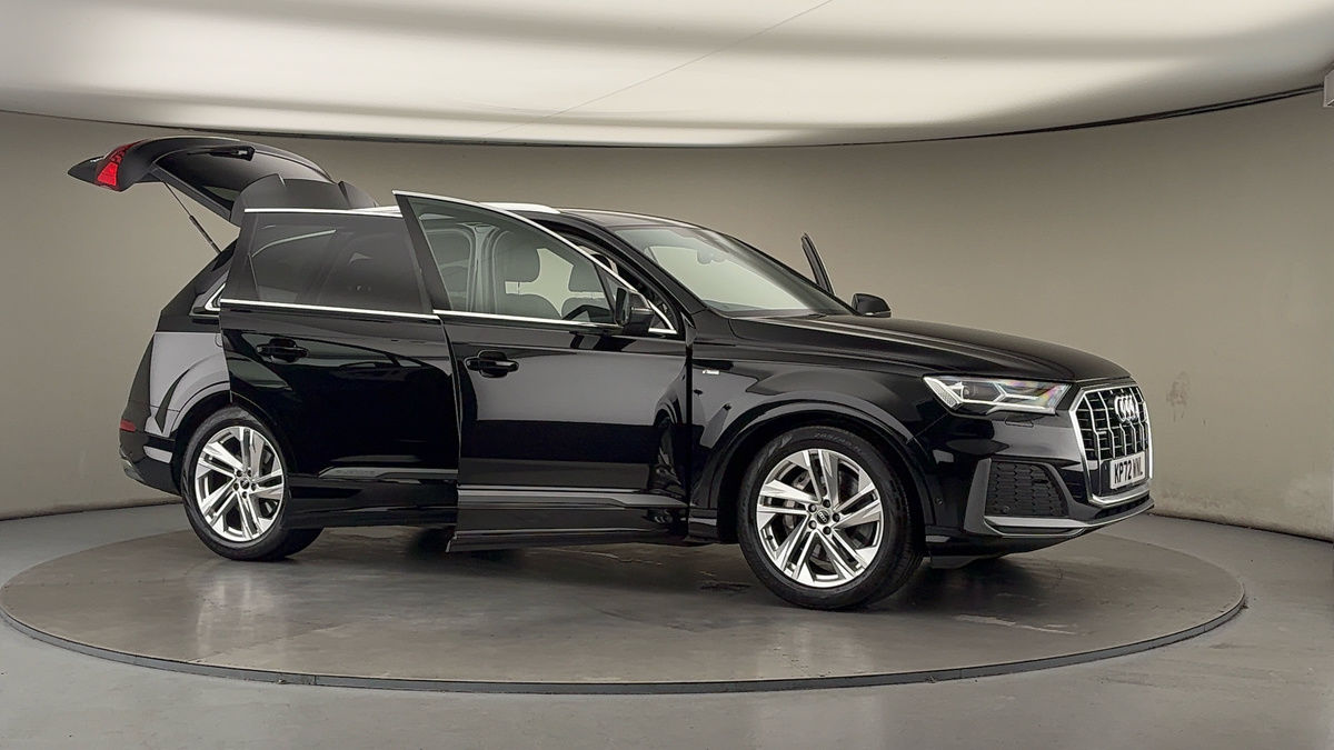 More views of Audi Q7