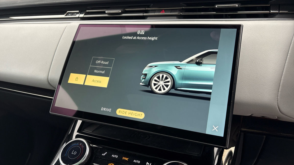 Land Rover Range Rover Sport Image 33