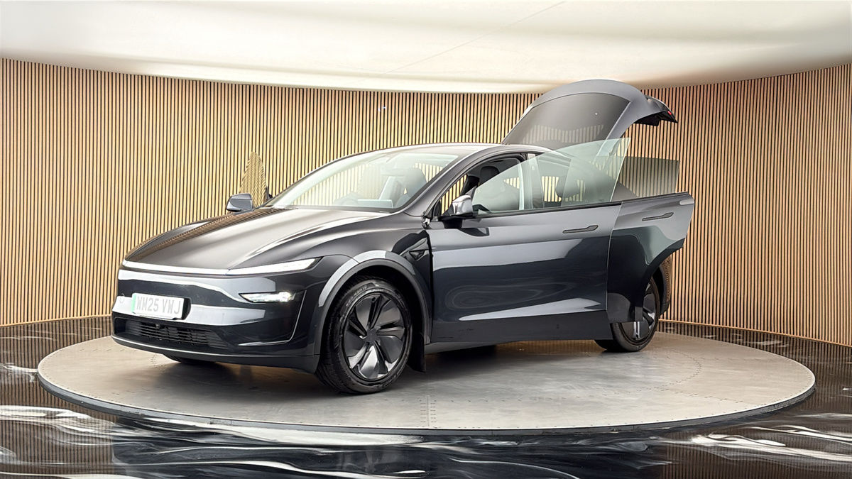 Tesla Model Y Image 22
