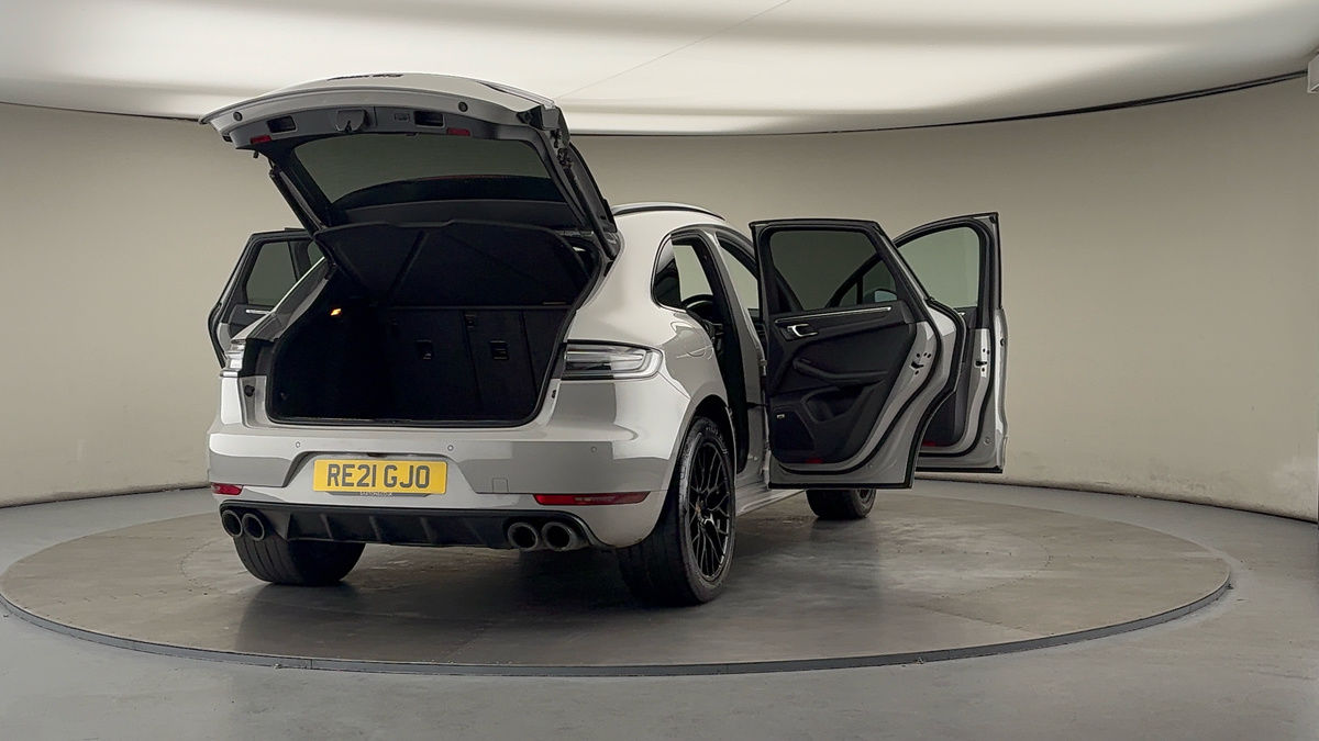 More views of Porsche Macan