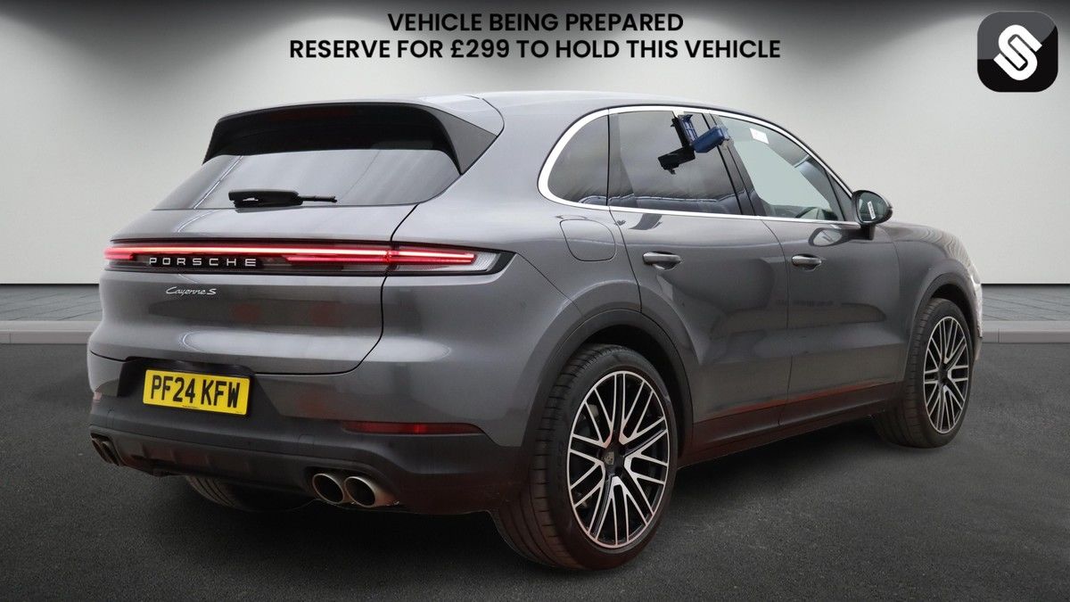 Porsche Cayenne Image 4