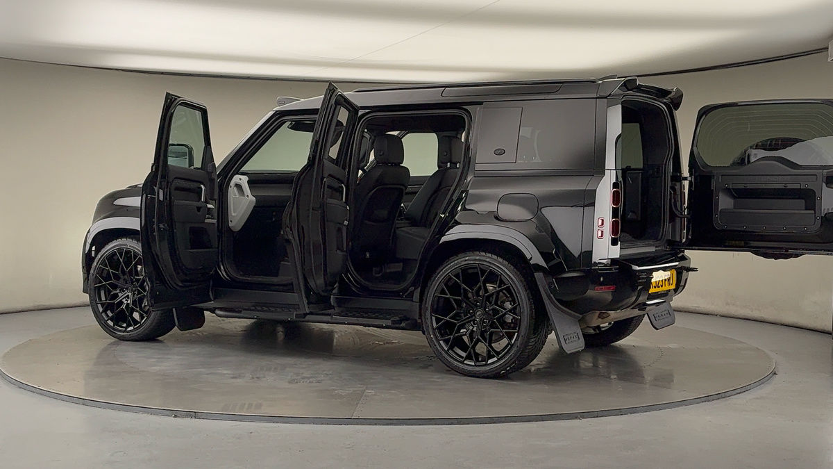 More views of Land Rover Defender 110