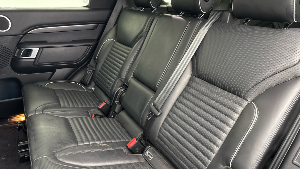 Land Rover Discovery Image 8