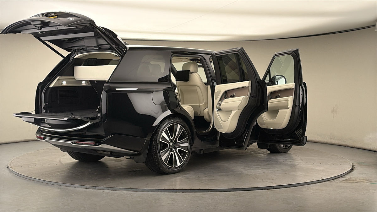 More views of Land Rover Range Rover