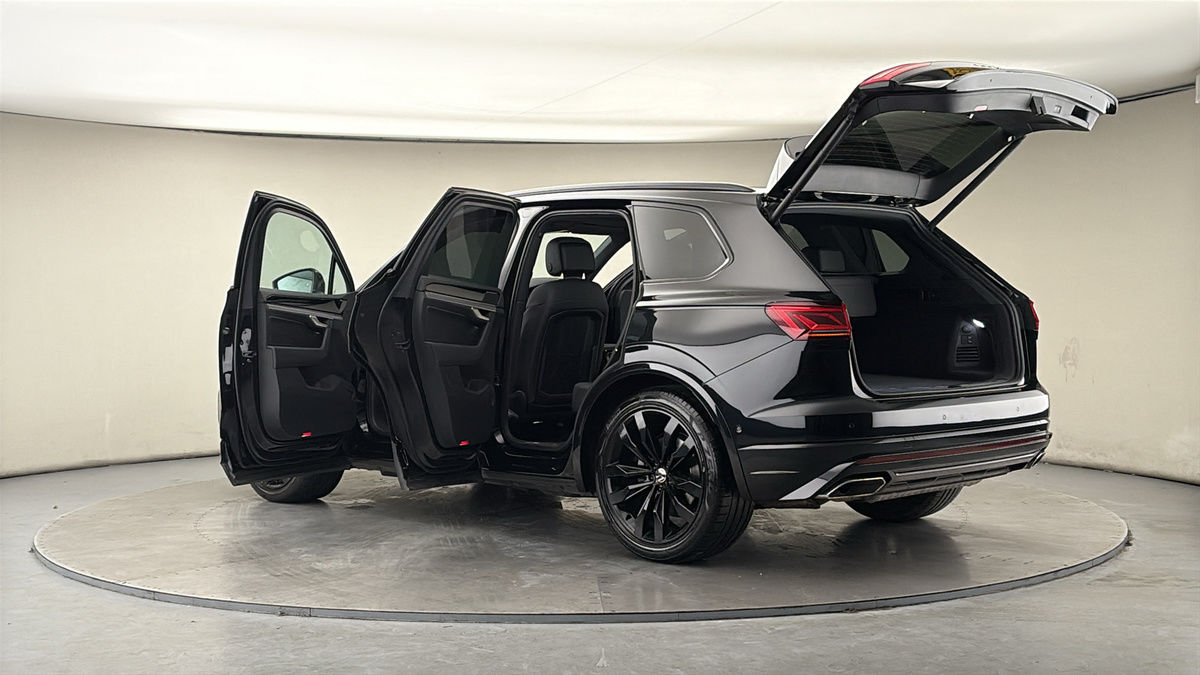 More views of Volkswagen Touareg