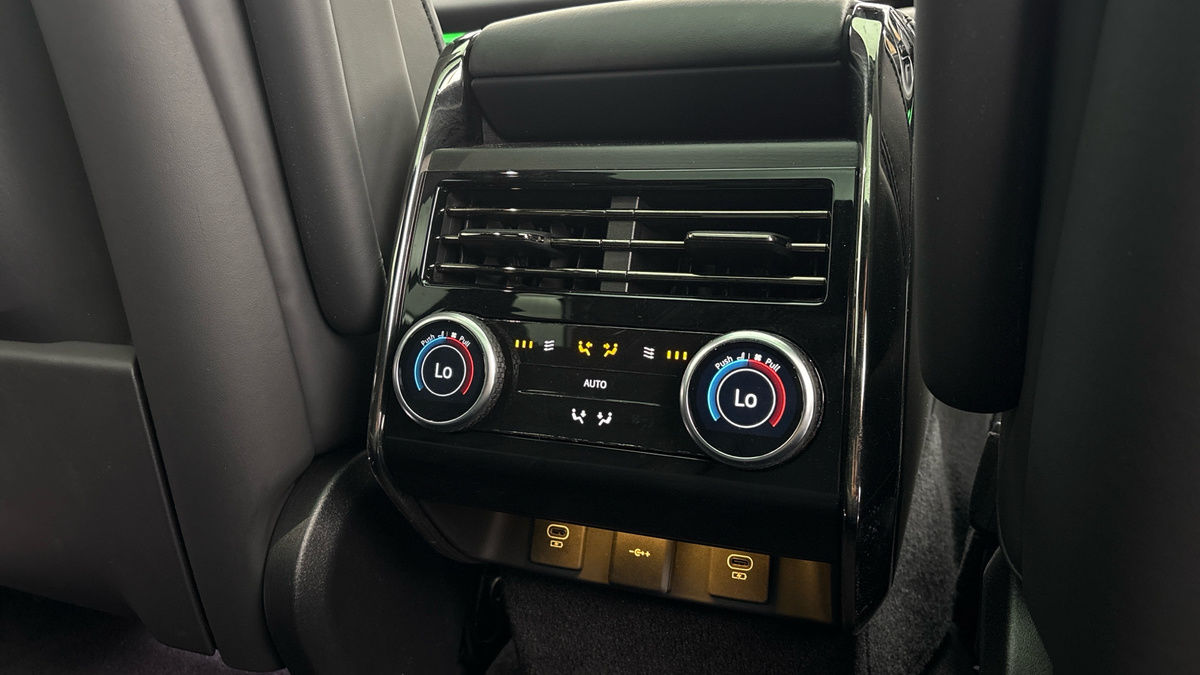 Land Rover Range Rover Sport Image 36