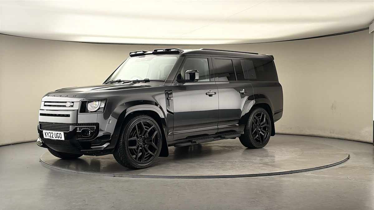 Land Rover Defender 130 Urban Image 20