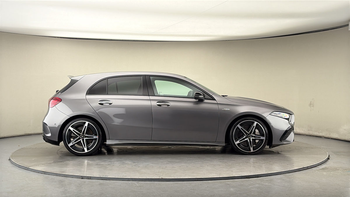 Mercedes-Benz A Class Image 16