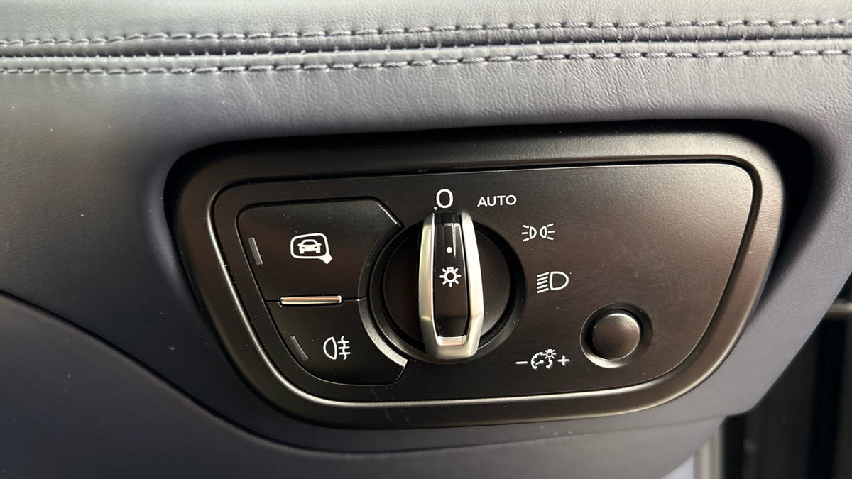 Bentley Bentayga Image 29