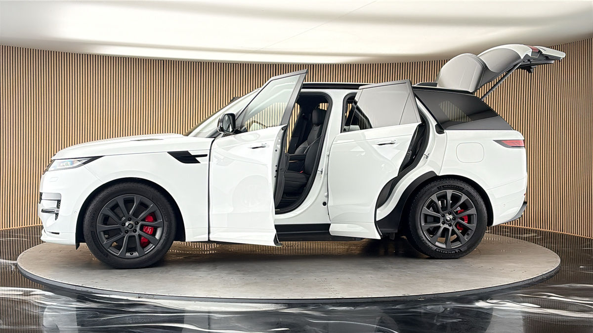 More views of Land Rover Range Rover Sport