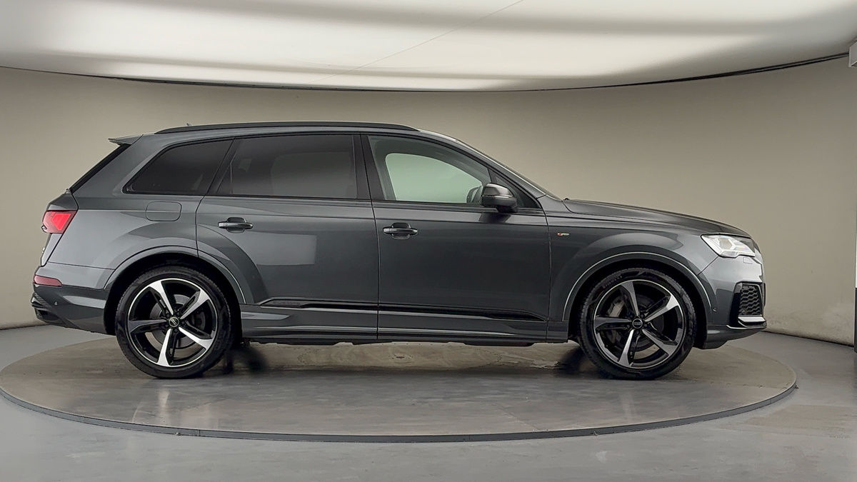 Audi Q7 Image 16