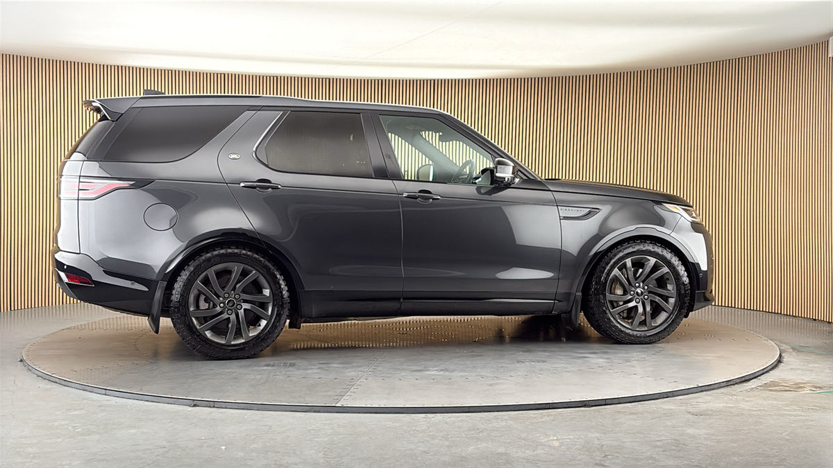 More views of Land Rover Discovery