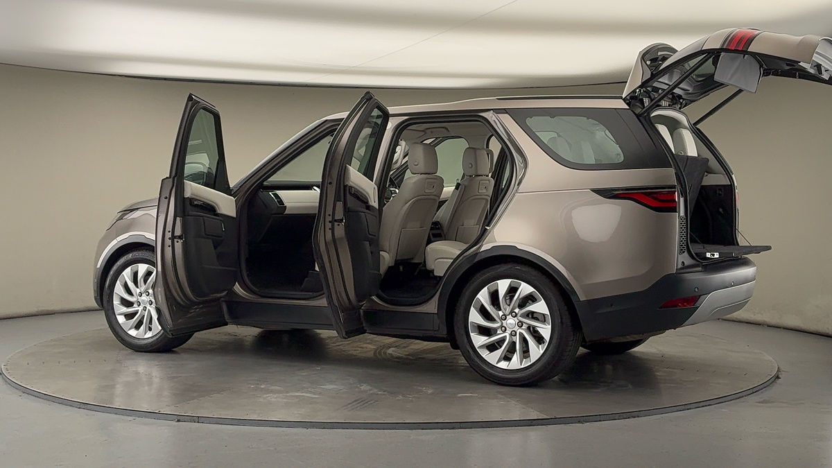 More views of Land Rover Discovery