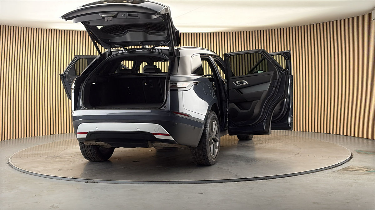 More views of Land Rover Range Rover Velar