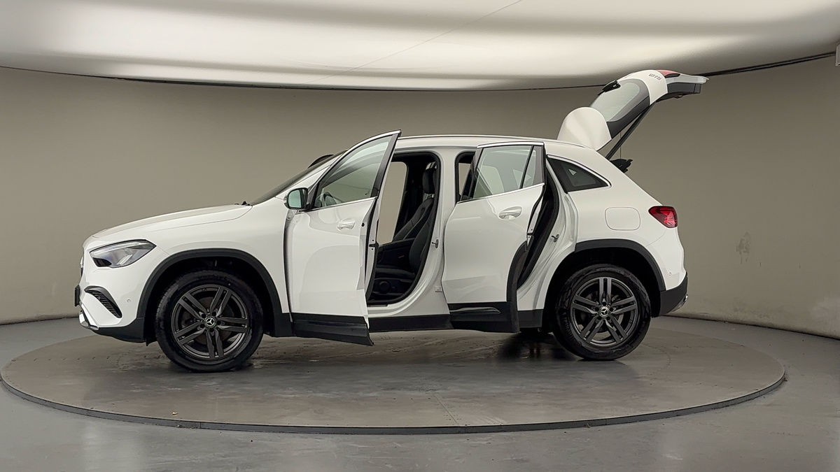 More views of Mercedes-Benz GLA