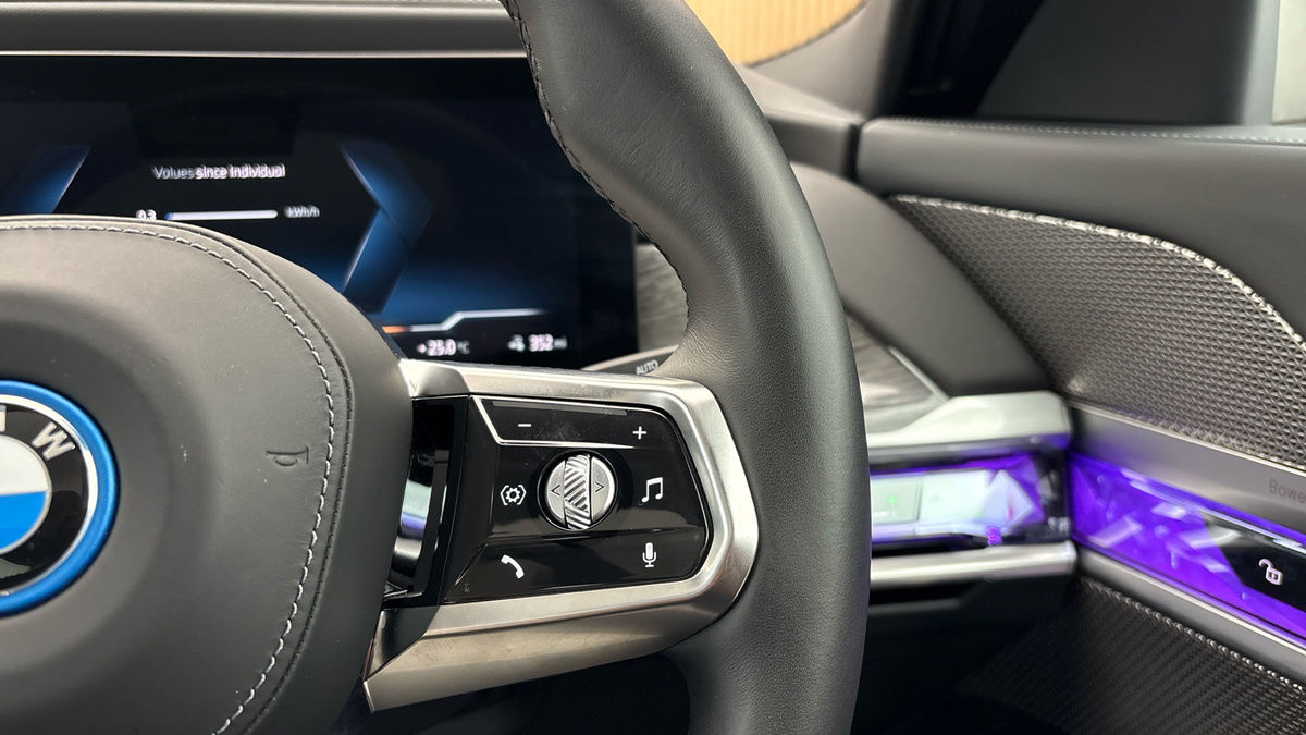 More views of BMW i7