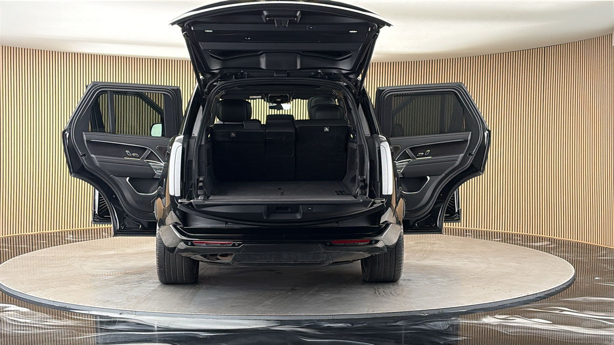 More views of Land Rover Range Rover