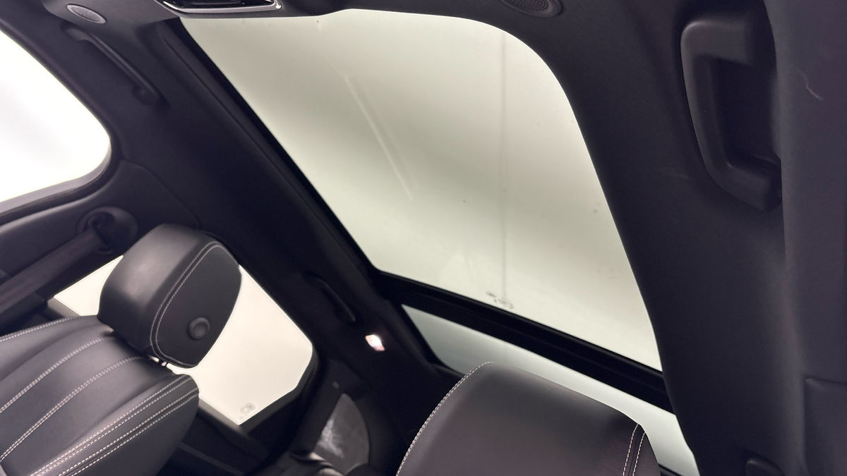 Land Rover Range Rover Velar Image 6