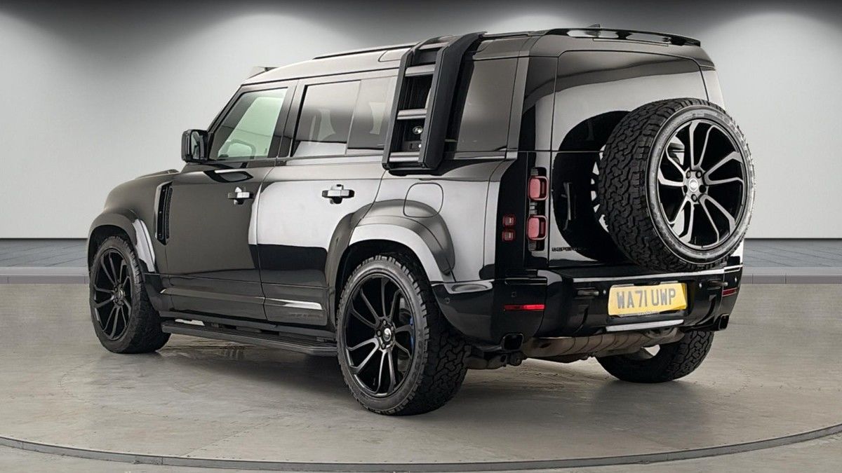 Land Rover Defender 110 Image 2