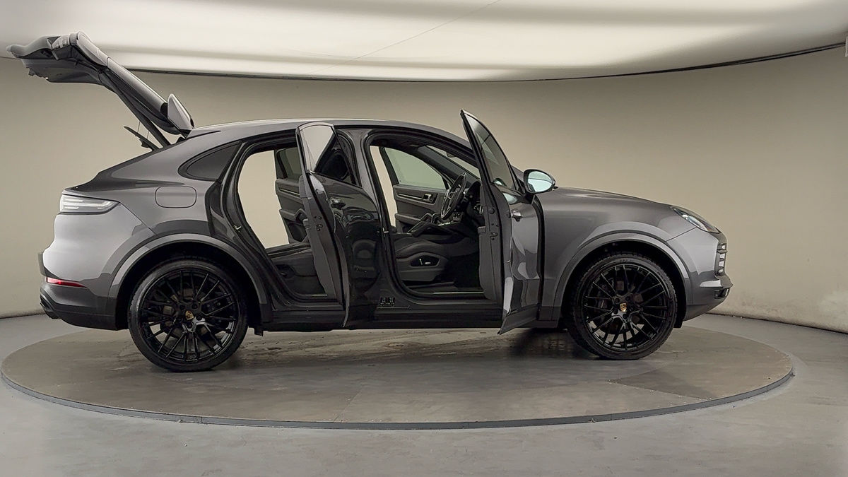 More views of Porsche Cayenne
