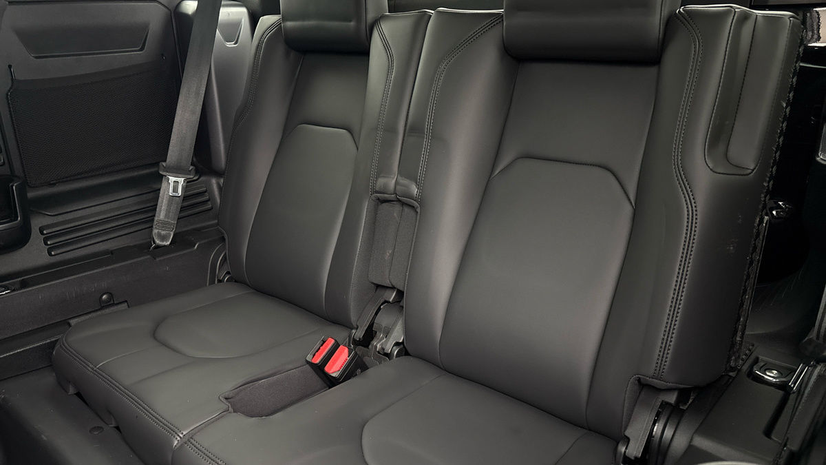 Land Rover Defender 110 Urban Image 29