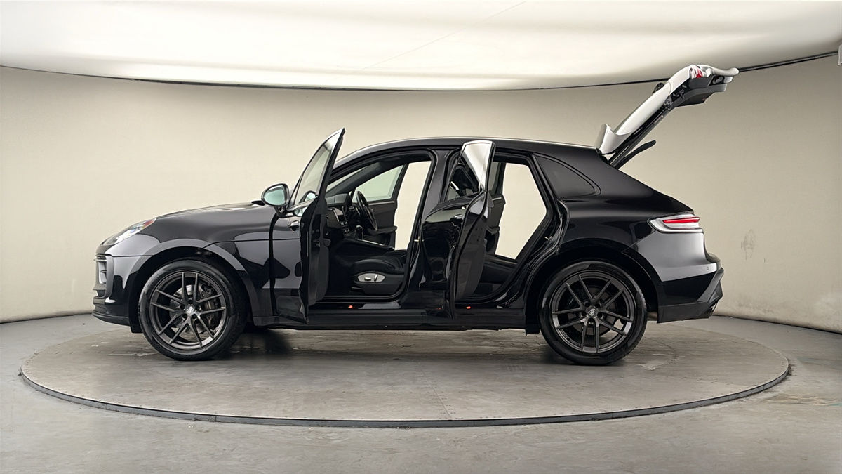 More views of Porsche Macan