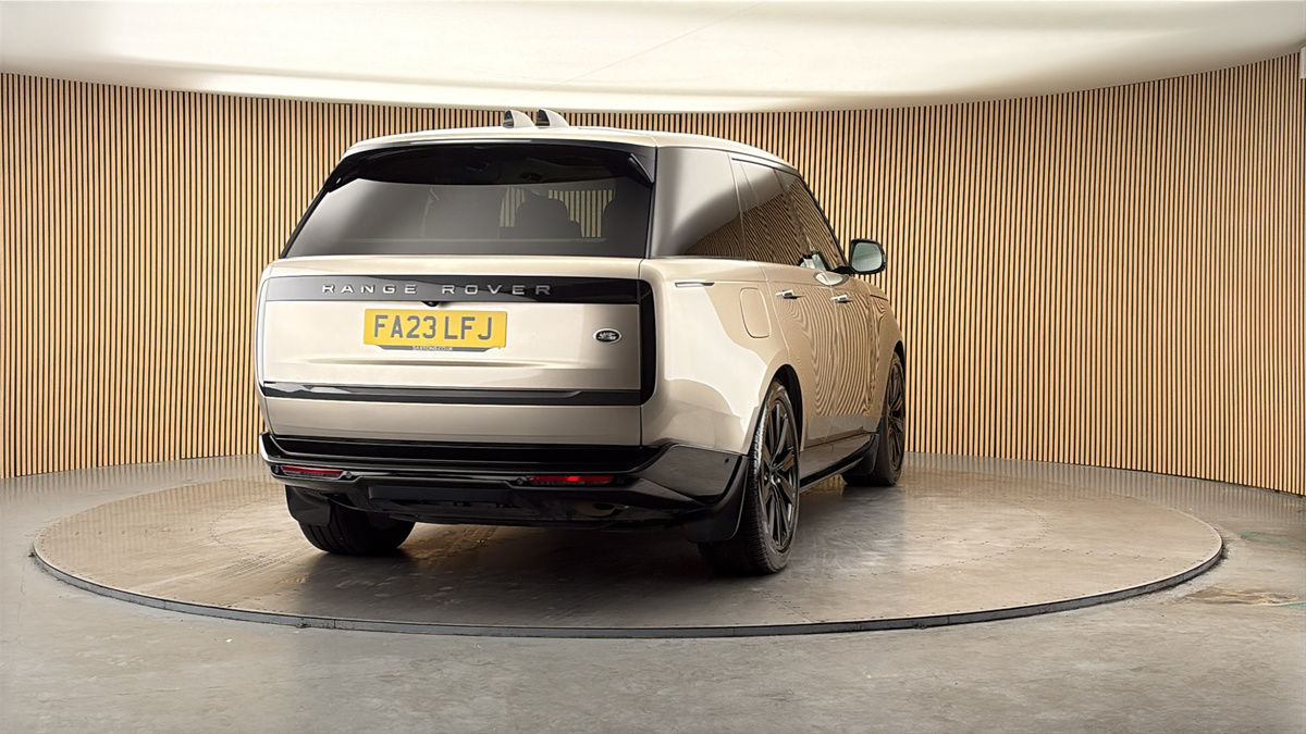 More views of Land Rover Range Rover