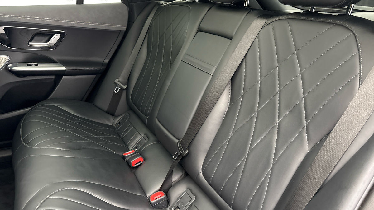 Mercedes-Benz EQE Image 8