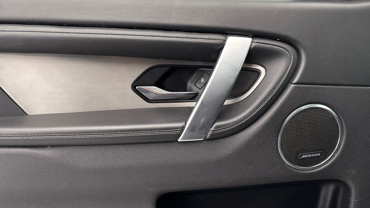 Land Rover Discovery Sport Image 19