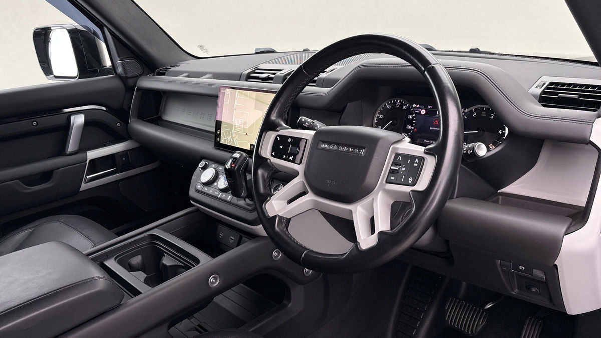 Land Rover Defender 110 Urban Image 5