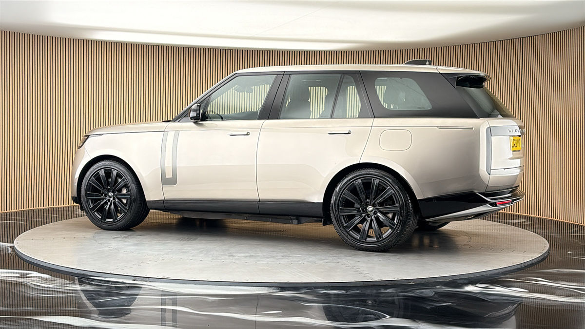 More views of Land Rover Range Rover