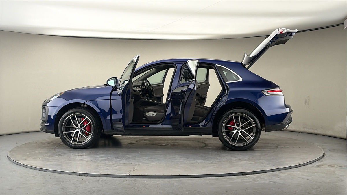 More views of Porsche Macan