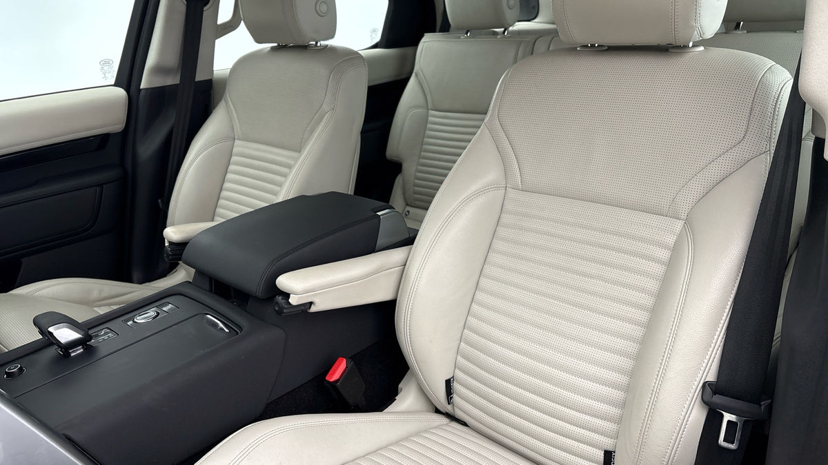 Land Rover Discovery Image 7