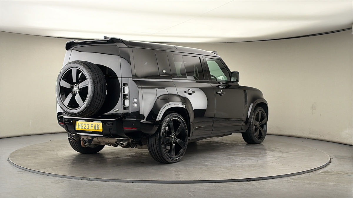 More views of Land Rover Defender 110