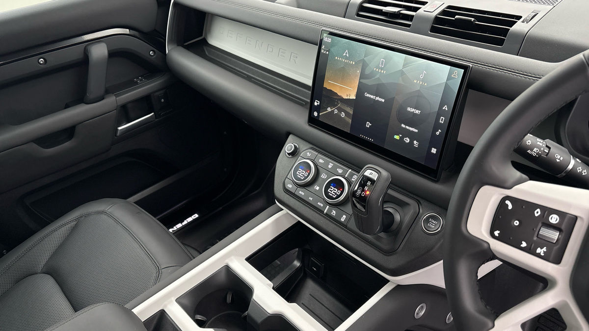 Land Rover Defender 110 Urban Image 18