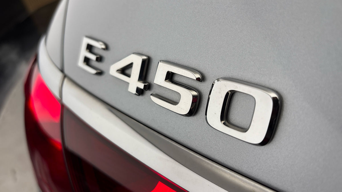 Mercedes-Benz E Class Image 35