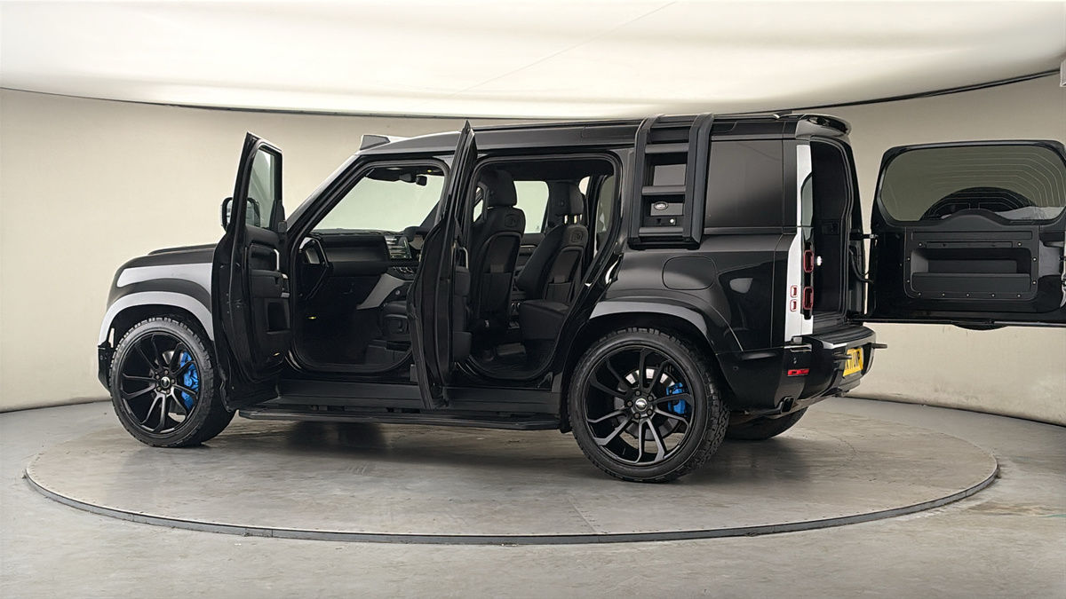 More views of Land Rover Defender 110