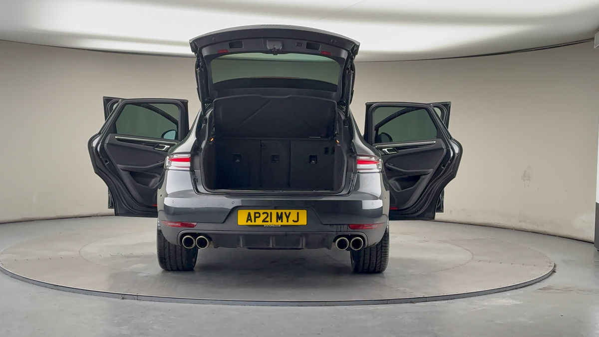 More views of Porsche Macan