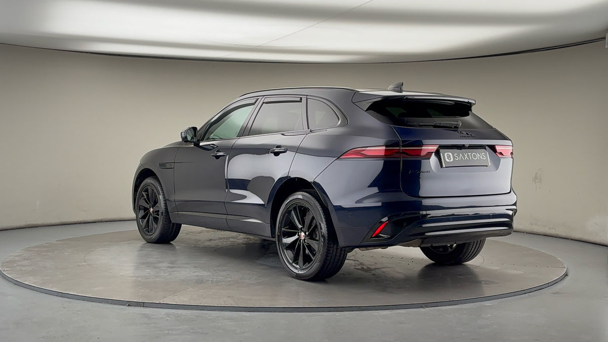 Jaguar F-PACE Image 2