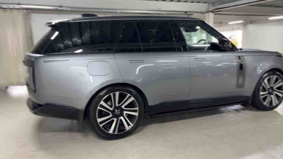 More views of Land Rover Range Rover