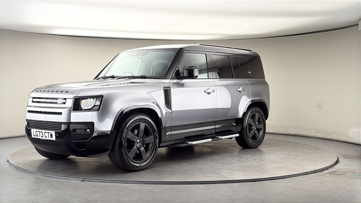 Land Rover Defender 110 Image 20