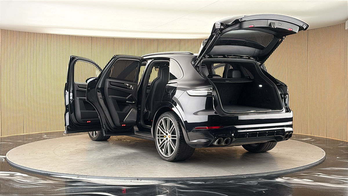 Porsche Cayenne Image 23