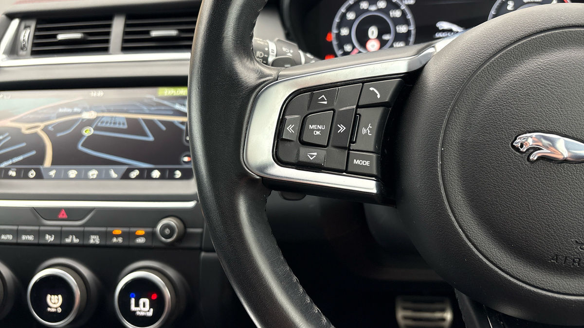 Jaguar E-PACE Image 13