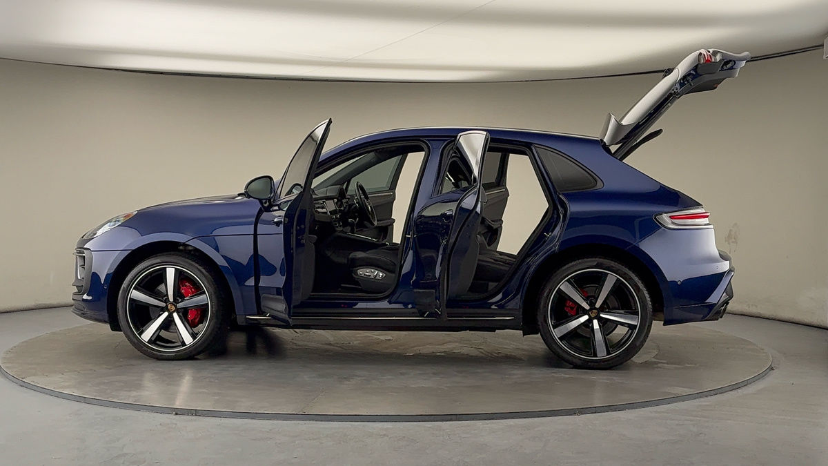 More views of Porsche Macan